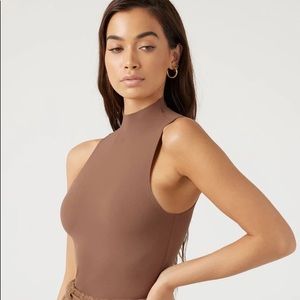 NWT Joah Brown Smoothing Mockneck Tank - XS